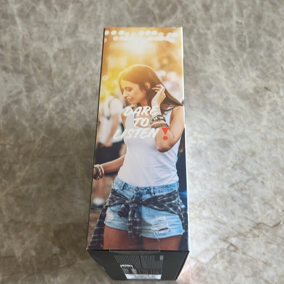 JBL Live 660NC Bluetooth Wireless Over-Ear Noise-Cancelling Headphones. New! - Picture 3 of 5